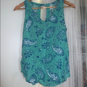 Super cute turquoise blouse!